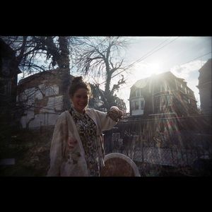 Bundle of floral button down shirts!